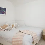 Apartment Mir